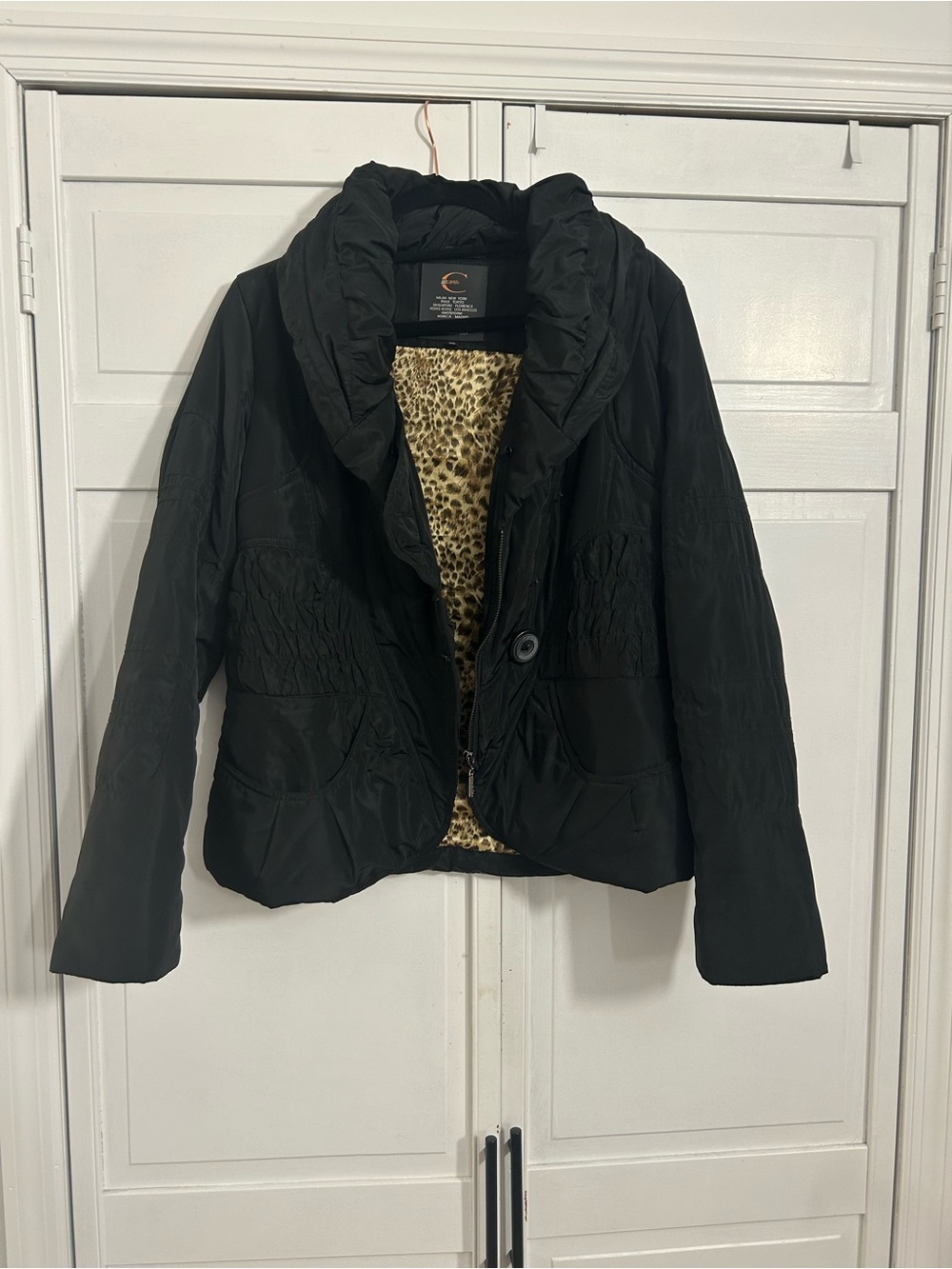 Cozy Black Women's Jacket with Leopard Print Lining